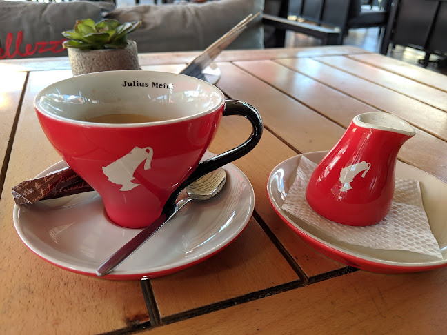 6100, ул. „Отец Паисий Хилендарски“ 2А, 6100 Казанлък