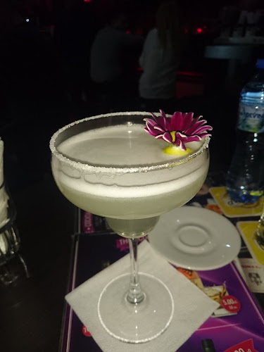 Варна. ул. Д-р Басанович, срещу, ул. „Студентска“ 18, бл. 12, Варна