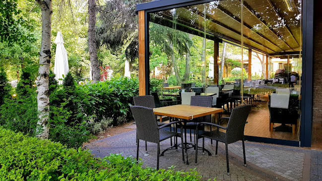 Прадо Младост