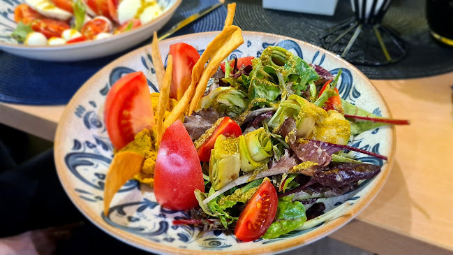 Сопрано - Гастрономия и хотелиерство