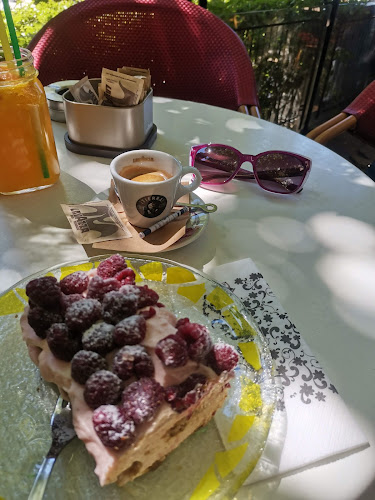 Кафе-сладкарница Теа - кв. Изток - Гастрономия и хотелиерство