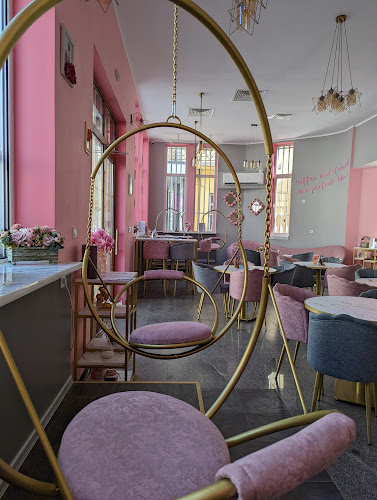 Pinko Lounge Cafe & Bar