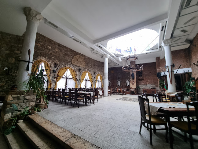 Ресторант "Родина" - Луковит