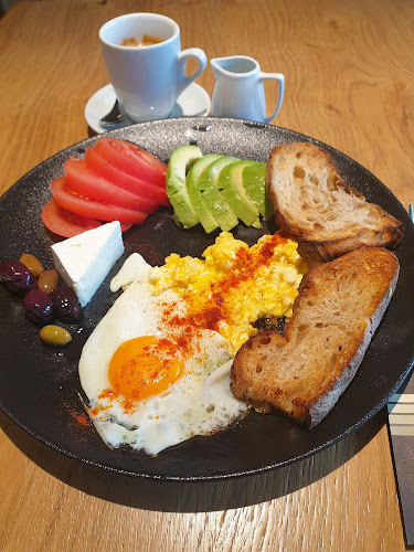 Иван Вазов, бул. „Витоша“ 202, 1408 София