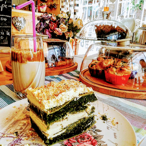 Opinii despre Simple Cafe, Petrich, Bulgaria în Петрич - Гастрономия и хотелиерство