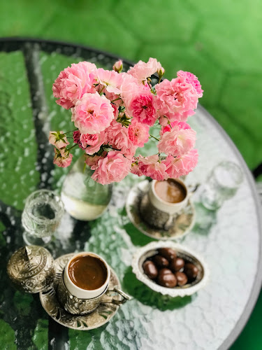 Сладкарница „Пъръл“ - Гастрономия и хотелиерство