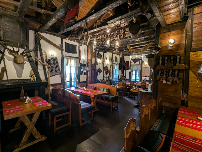 Хаджидрагановите къщи - Гастрономия и хотелиерство