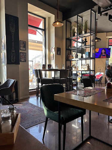 София център, бул. „Княгиня Мария Луиза“ 62, 1202 София