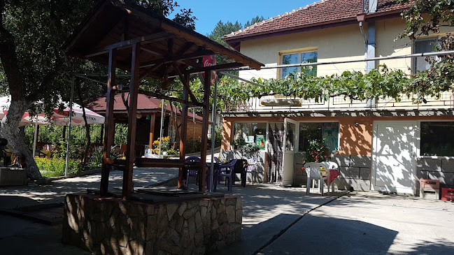 Данием - Гастрономия и хотелиерство