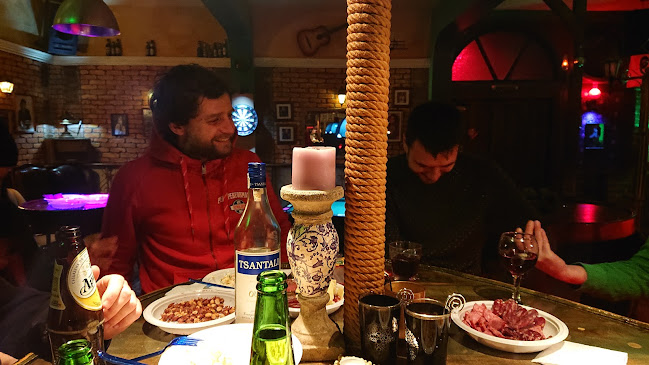 Opinii despre Бар "Карлуш" în Свищов - Гастрономия и хотелиерство