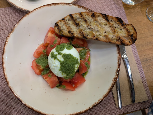 Avren, ж.к. Граф Игнатиев, ул. „Търговска“, 8602 Ямбол