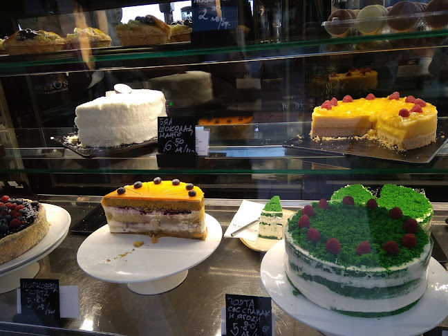 Comentarii opinii despre Macaron Cakes & Coffee