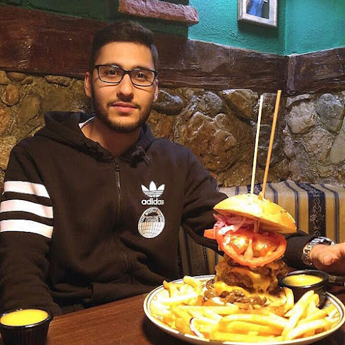 Корнър бургери - Гастрономия и хотелиерство