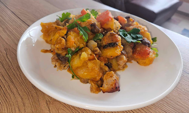 ул. Ахинора 3, 7400 Исперих