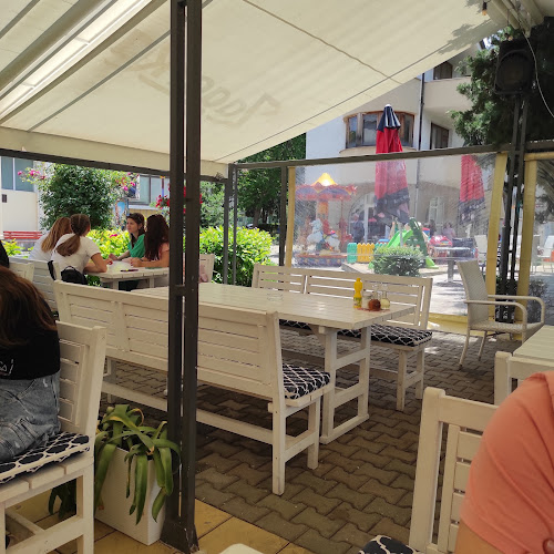 Opinii despre GREEN Color 4 КРАЙ РЕКАТА în Асеновград - Гастрономия и хотелиерство