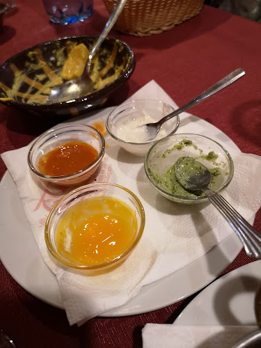 Гуркха - Гастрономия и хотелиерство