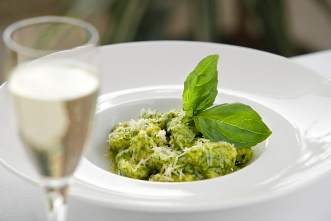 Ла Тераца ди Сердика - Гастрономия и хотелиерство