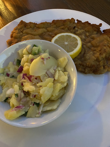 Opinii despre Die Alte Lampe - Deutsche Bier Stube în София - Гастрономия и хотелиерство