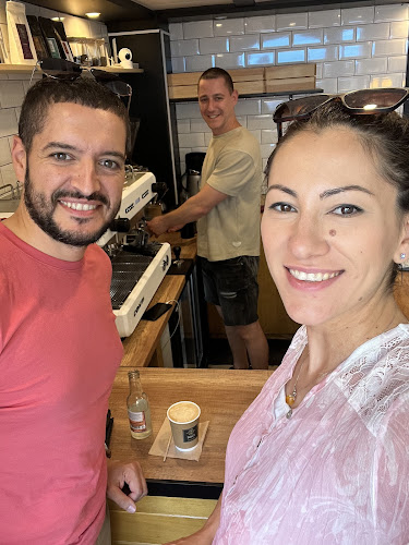 Tony Coffee House - Гастрономия и хотелиерство