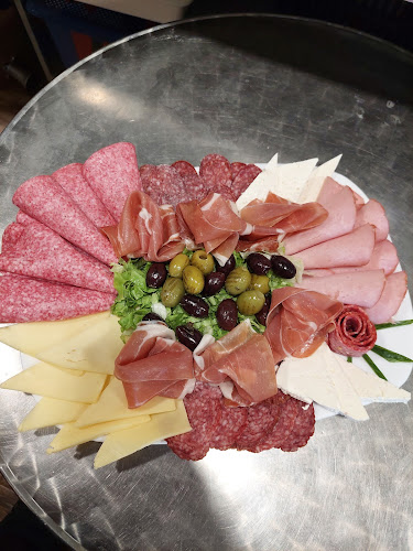 Fast Food & Pizza Bonita - Гастрономия и хотелиерство