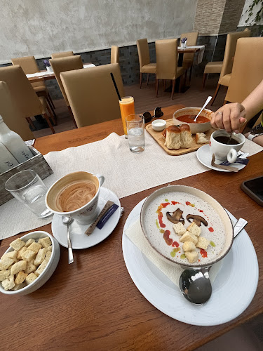 ул. „Ясен“ 13, 8256 Свети Влас