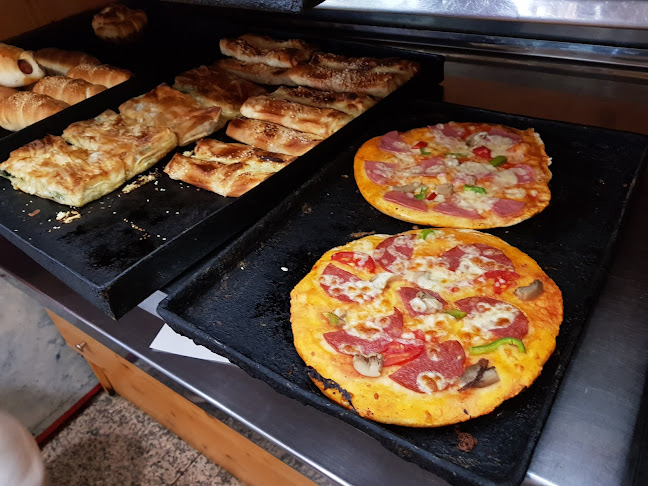 Бърза закуска „Лилия“ - Гастрономия и хотелиерство