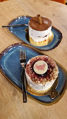 ж.к. Банишора, ул. „Скопие“ 1, 1233 София