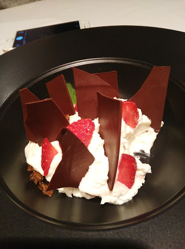 Cinecitta Osteria Italiana - Гастрономия и хотелиерство