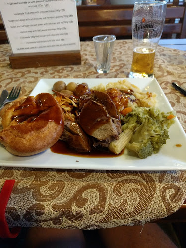 Ресторант и Бар " Хавай" - Гастрономия и хотелиерство