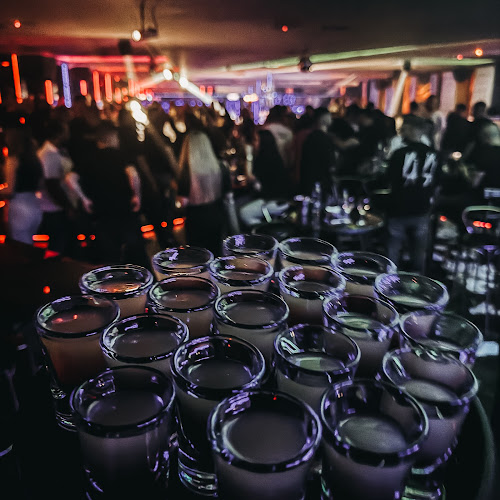 Comentarii opinii despre Club Era