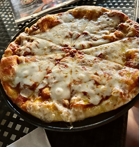 Opinii despre Ла Рокка бар и динър în Сапарева баня - Гастрономия и хотелиерство