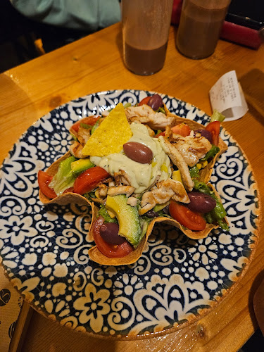 Opinii despre ВкусотéриЯ | cafe & burgers în Велико Търново - Гастрономия и хотелиерство