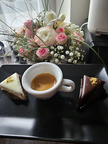 Споделено кафене и пекарна (Компартидо кафе и панадерия) - Гастрономия и хотелиерство