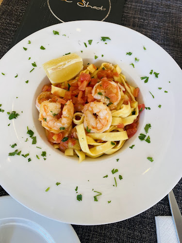 Ел Шада - Гастрономия и хотелиерство