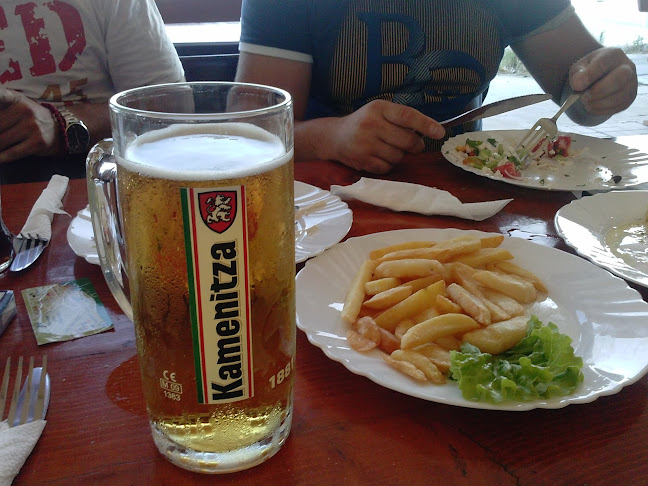 Трета буна - Гастрономия и хотелиерство