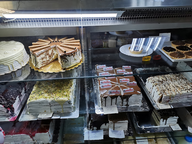 Кафе-сладкарница "Менар"