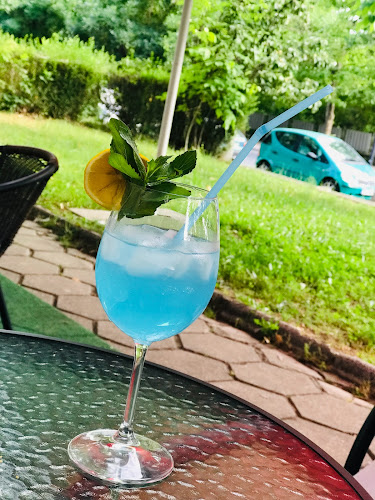 Сладкарница „Пъръл“ - Момчилград