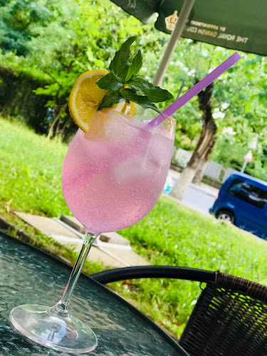 Сладкарница „Пъръл“