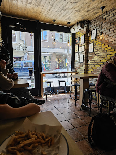 Comentarii opinii despre Skapto Burgers, Beers and Fries Shishman