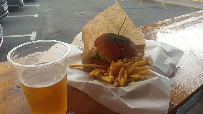 Бар МАНДЖАР - Гастрономия и хотелиерство