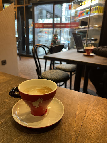 Opinii despre West Café/ Уест Кафе Пловдив în Пловдив - Гастрономия и хотелиерство