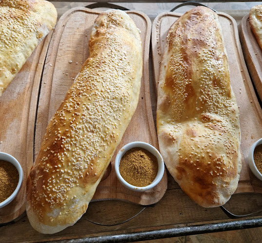 yлица „Цар Борис III", 2000 Самоков