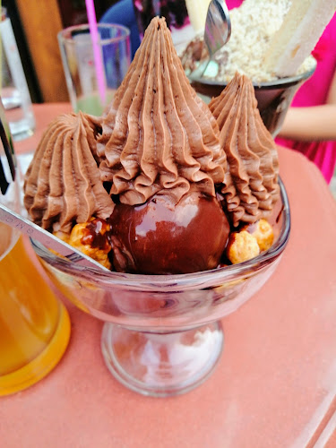 Стената - Гастрономия и хотелиерство