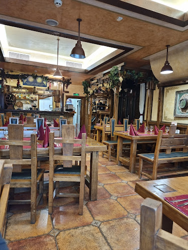 Винарна "При Момите" - Гастрономия и хотелиерство