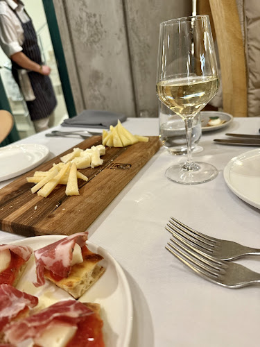 Unica Restaurant - Гастрономия и хотелиерство