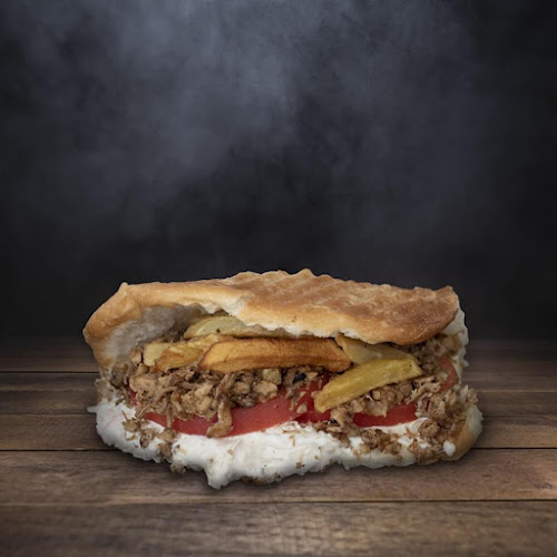 Opinii despre ТОПЛИ ПИЦИ, ЗАКУСКИ, СКАРА, ДЮНЕР и BBQ în Плевен - Гастрономия и хотелиерство