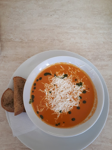 Старата къща - Гастрономия и хотелиерство