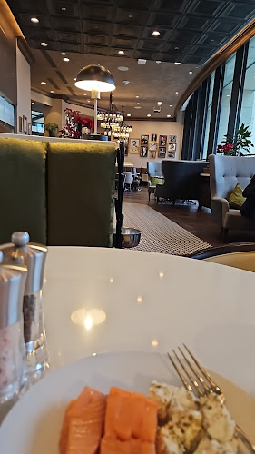 The Revolutionary Dining Room & Bar - Гастрономия и хотелиерство