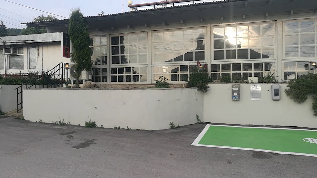 При Иван - Гастрономия и хотелиерство