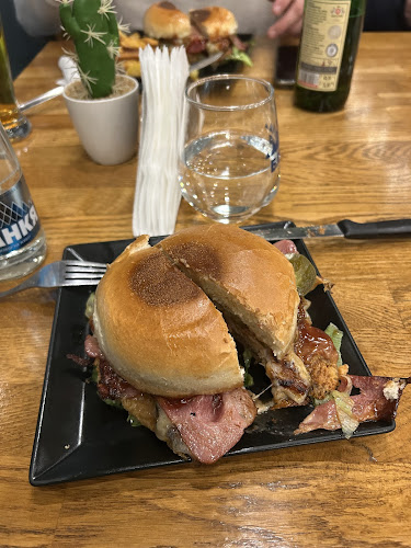 Burger House - Гастрономия и хотелиерство